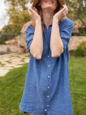 $258 Frank & Eileen - Hunter Dress in Textured Blue Linen Women’s Medium